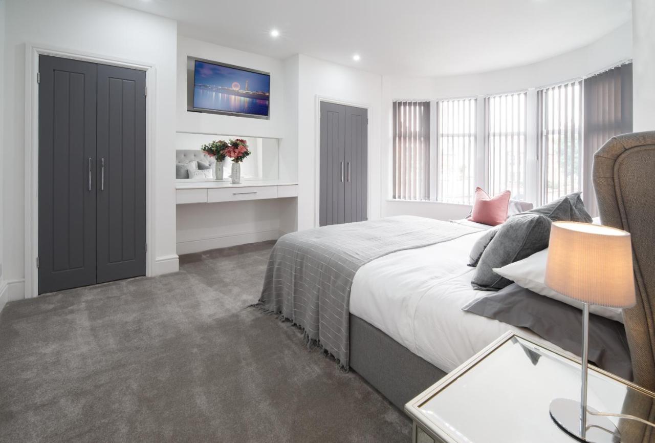 Large, Modern Family Home With Hot Tub Blackpool Exteriér fotografie